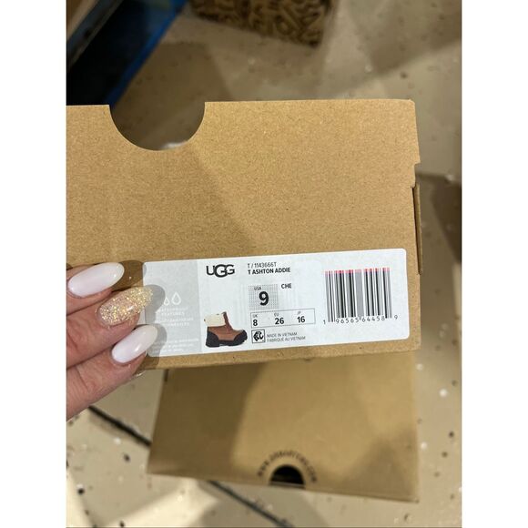 UGG NWT Ashton Addie Leather/Wool Boots Chestnut Youth Toddler Size 9 - Picture 9 of 9